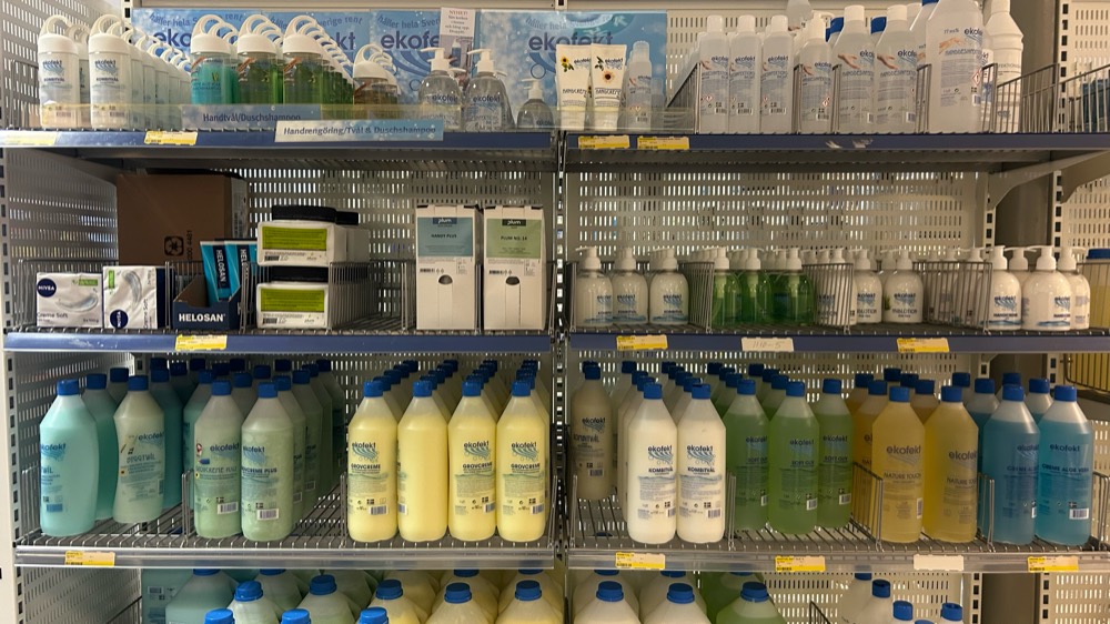 Hygien och rengöring på hyllan i IGRAB:s butik